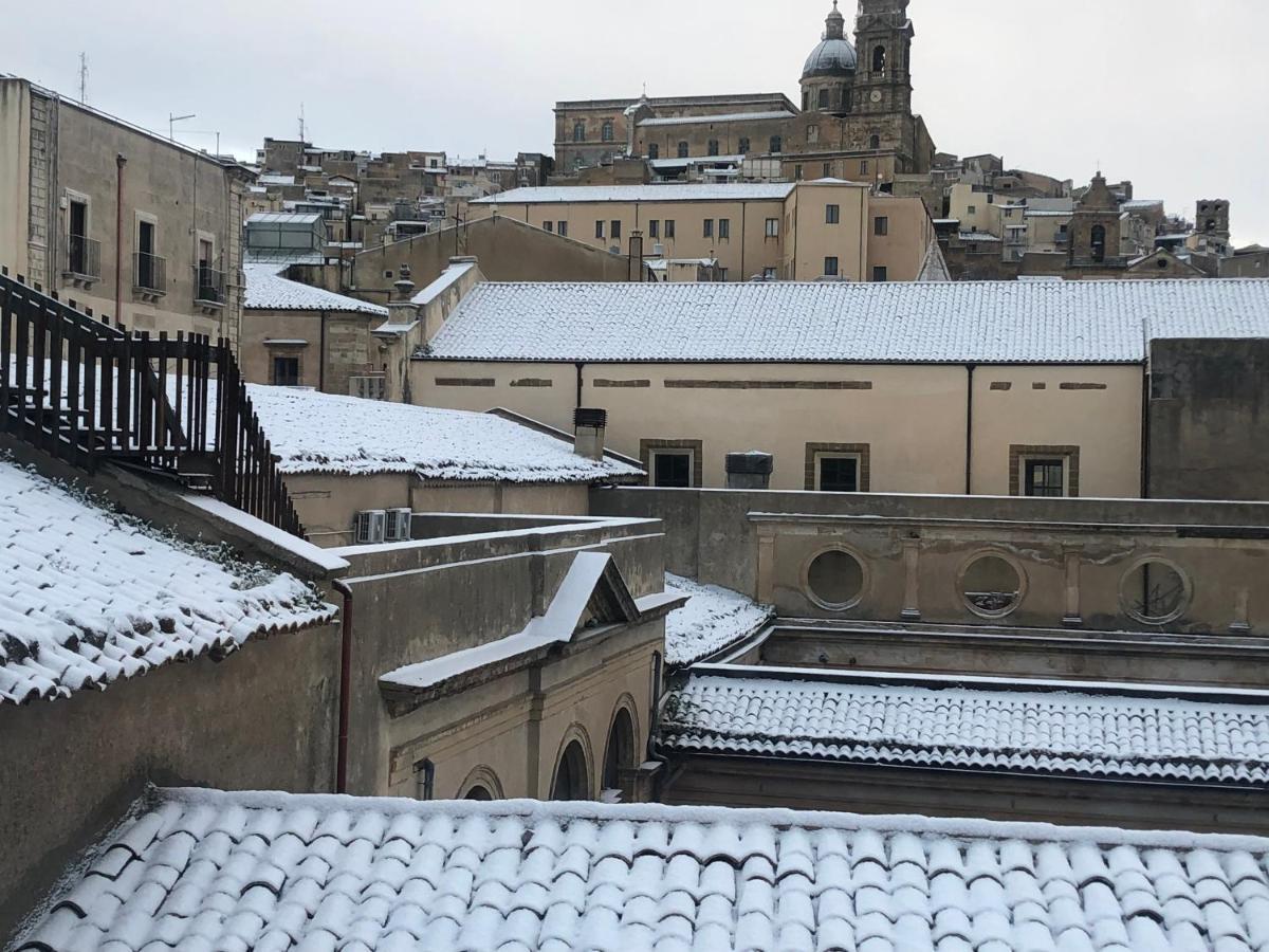 Il Piccolo Attico Bed and Breakfast Caltagirone Εξωτερικό φωτογραφία