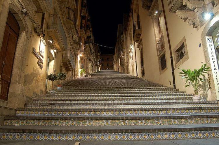 Il Piccolo Attico Bed and Breakfast Caltagirone Εξωτερικό φωτογραφία